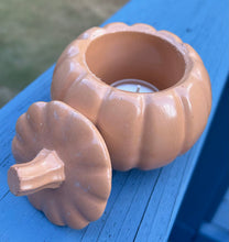 Load image into Gallery viewer, Pumpkin Spice Buttercream Concrete Candles - Small